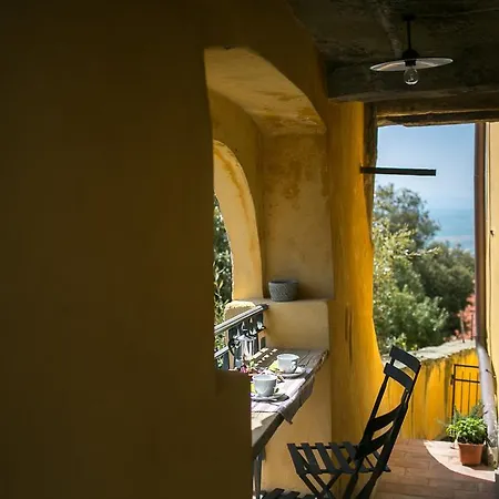 Garibaldi Apartment *